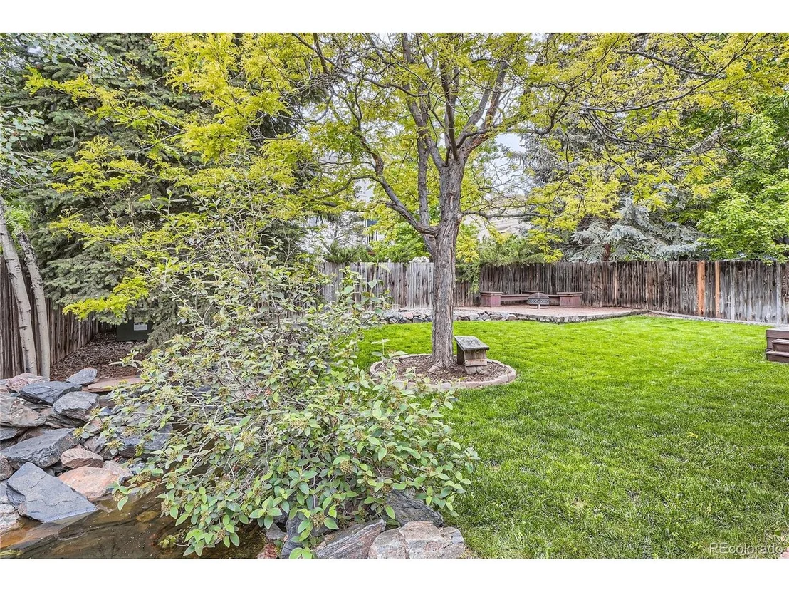 Photo of 16200 Hedgeway Dr