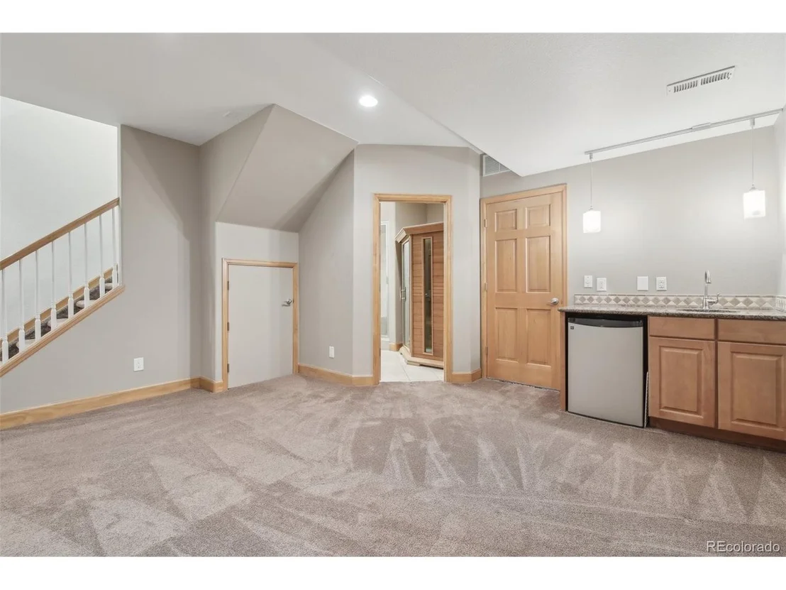 Photo of 722 Elm Cir