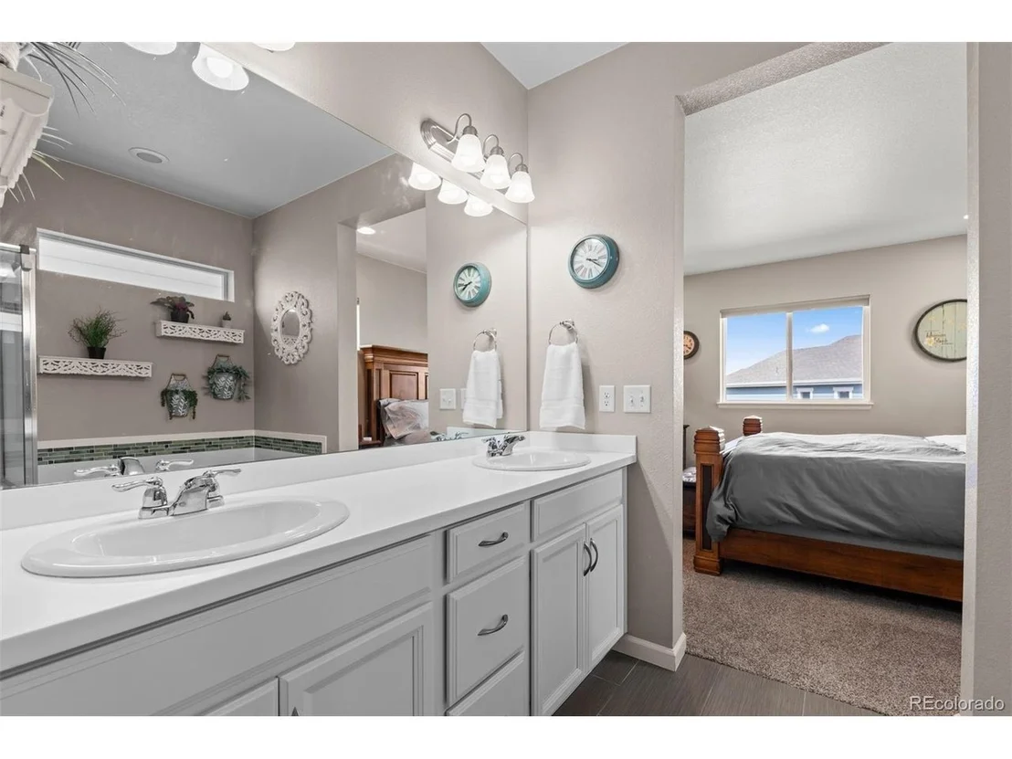 Photo of 930 Mcmurdo Cir