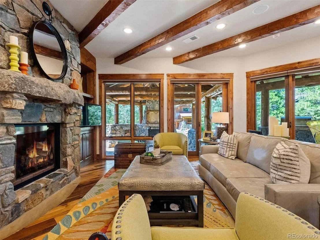 Photo of 9141 Mountain Ranch Rd
