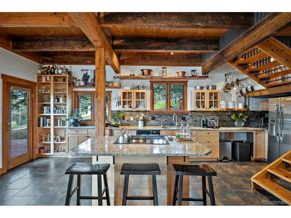 Photo of 489 Circle Dr