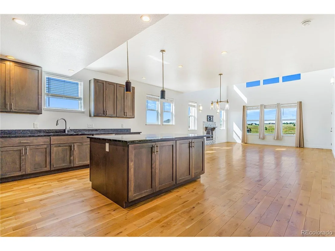 Photo of 497 Valley Way