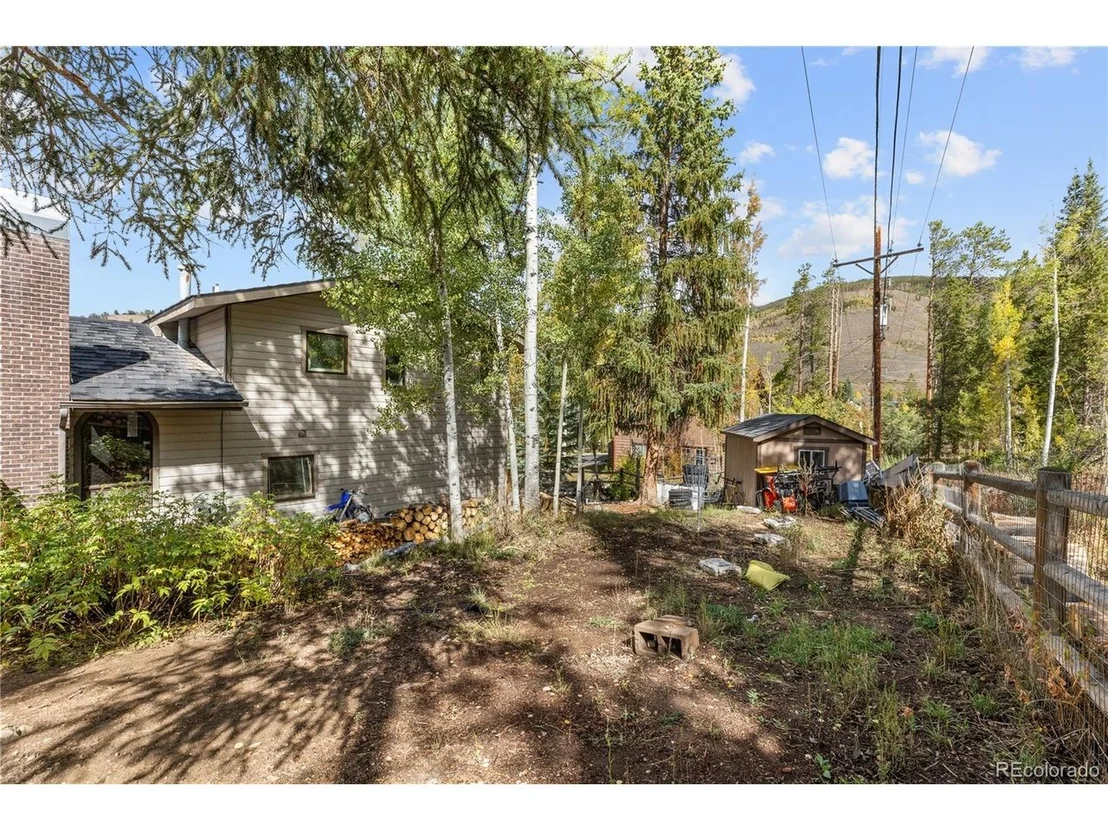 Photo of 208 Deer Path Rd