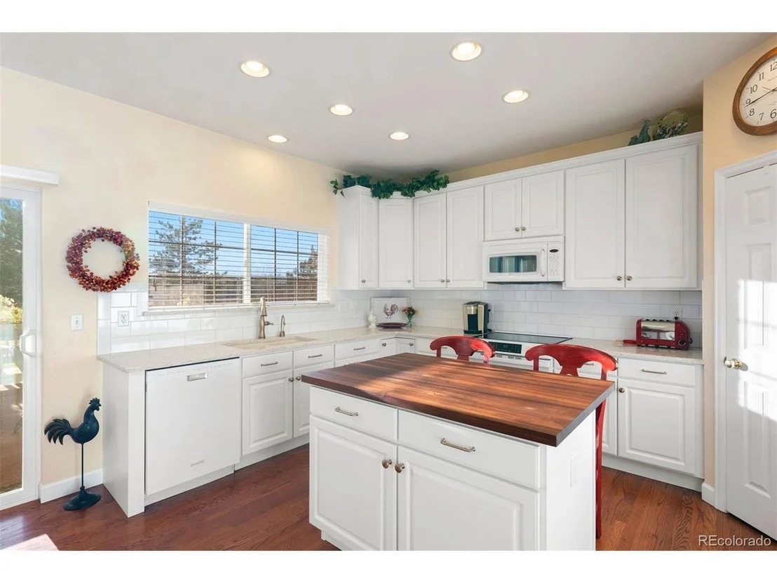Photo of 4758 Adelaide Pl