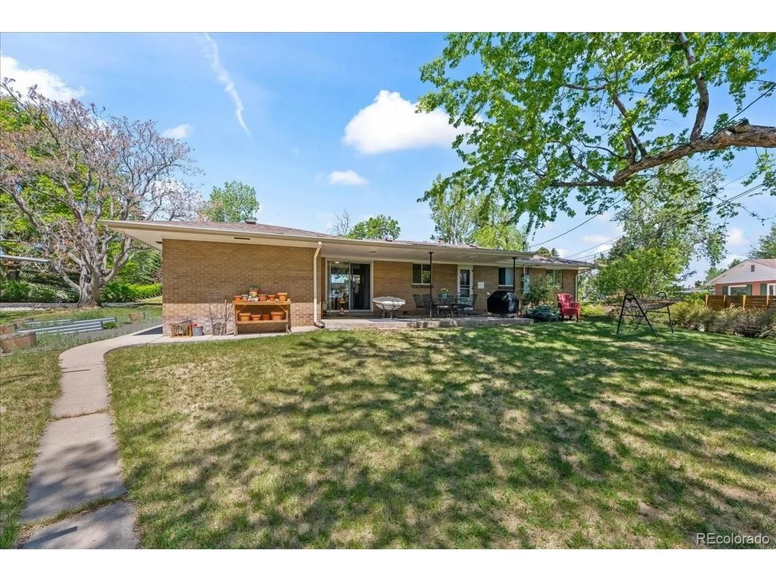Photo of 40 Skyline Dr