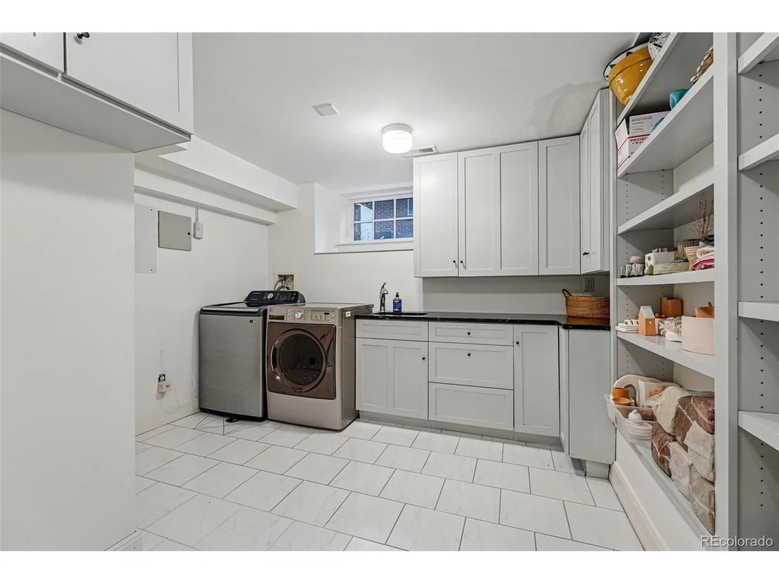 Photo of 1645 Locust St