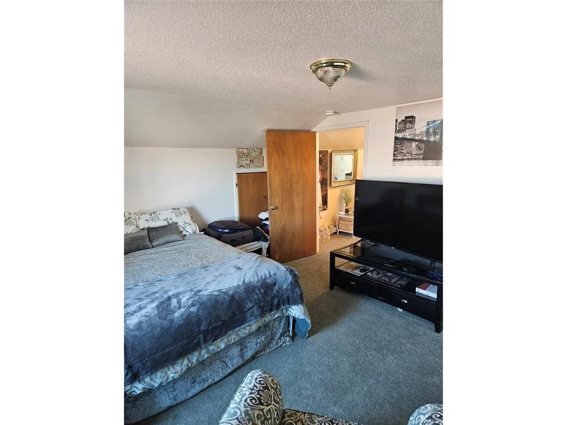 Photo of 647 Denver Ave