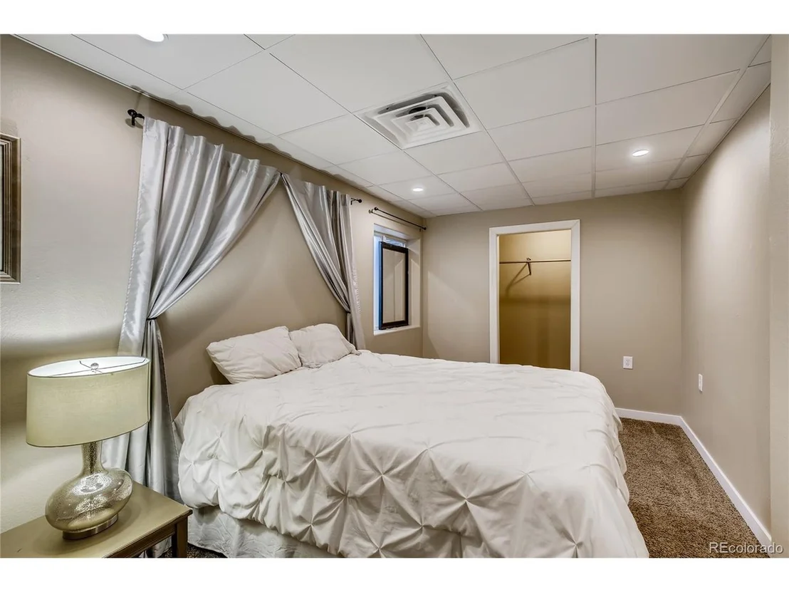 Photo of 6983 Sunburst Ave