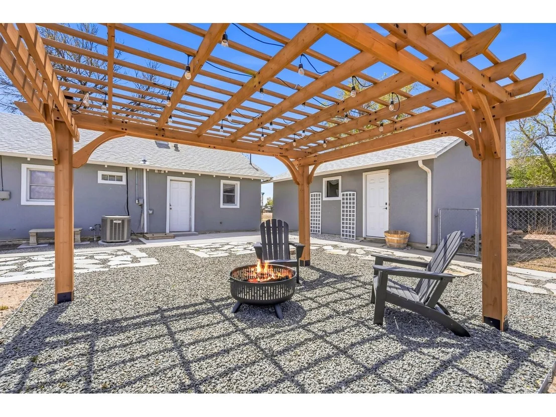Photo of 147 E Park Ave