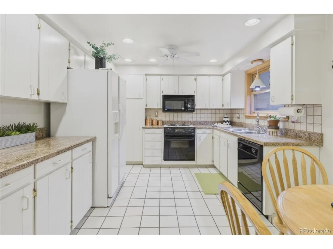 Photo of 9738 Sierra Dr