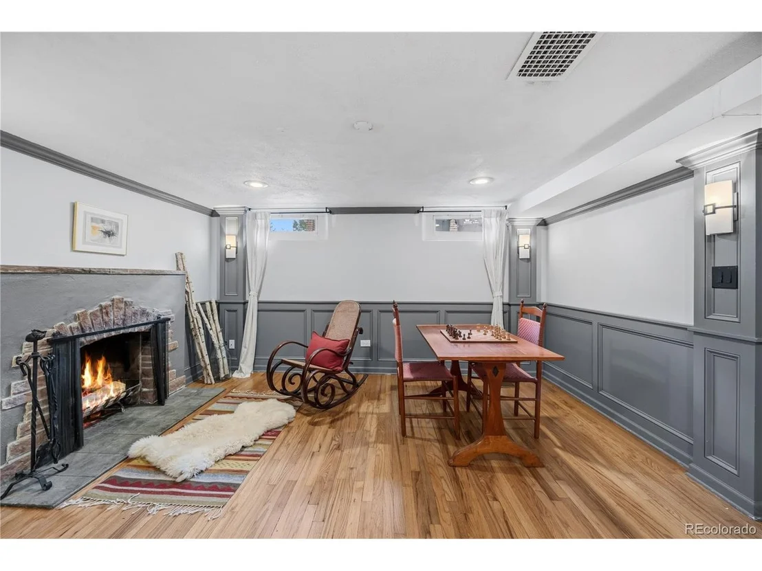 Photo of 2375 Locust St