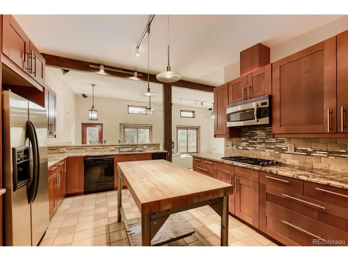 Photo of 720 N Bluff Dr