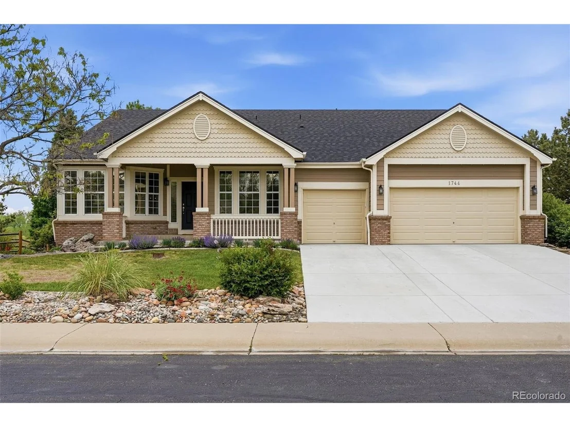 Photo of 1744 Edgewater Pl