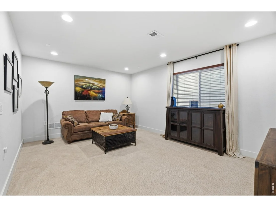 Photo of 2033 Squib Ln