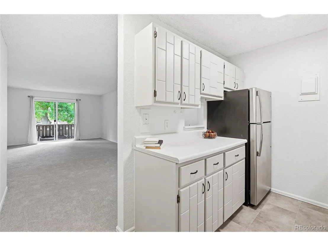 Photo of Unit LL10 at 3250 Oneal Cir
