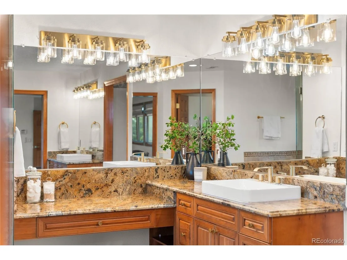 Photo of 5129 Shade Tree Ln
