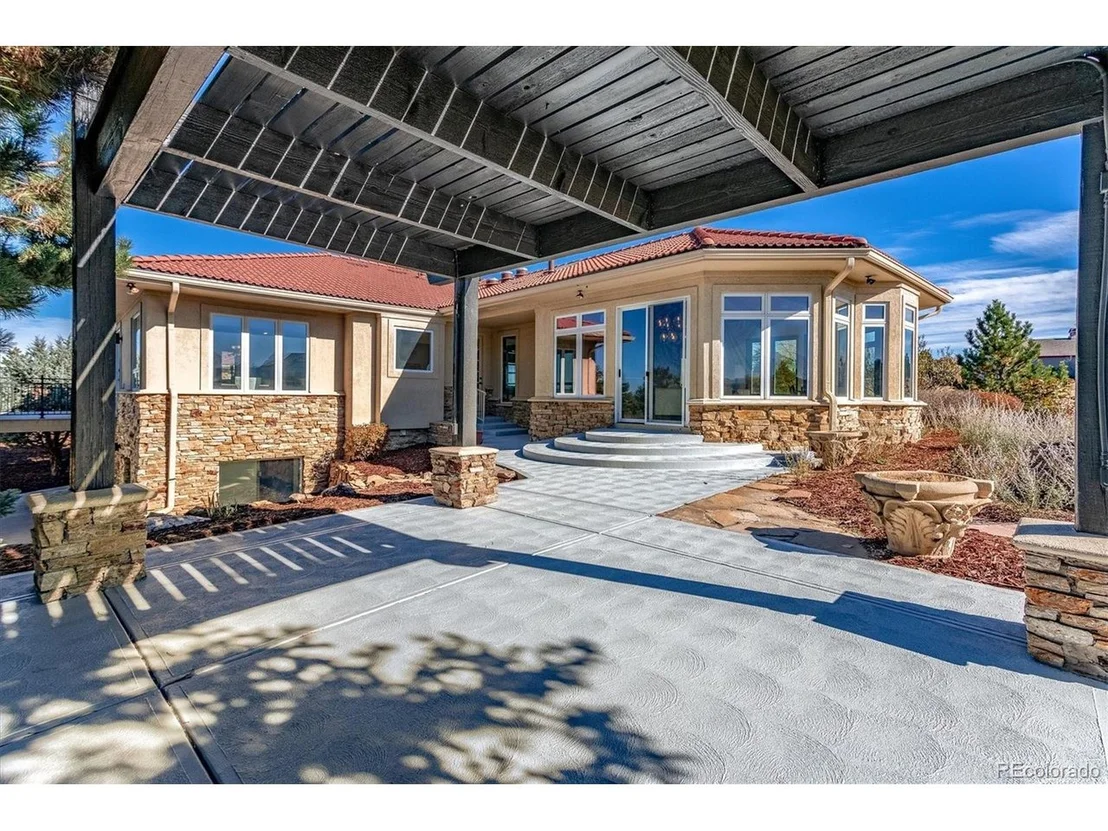 Photo of 6448 Lakeside Cir