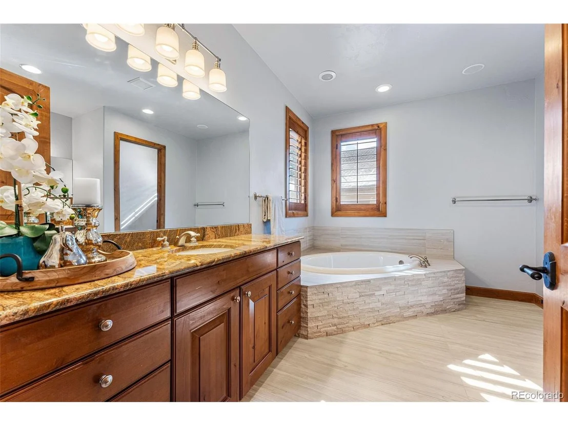 Photo of 2392 Saddleback Dr