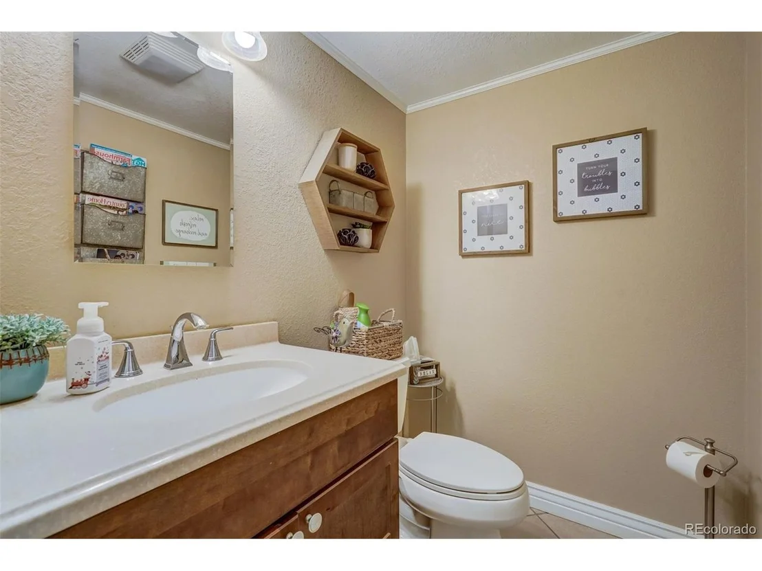 Photo of 7 Belaire Dr