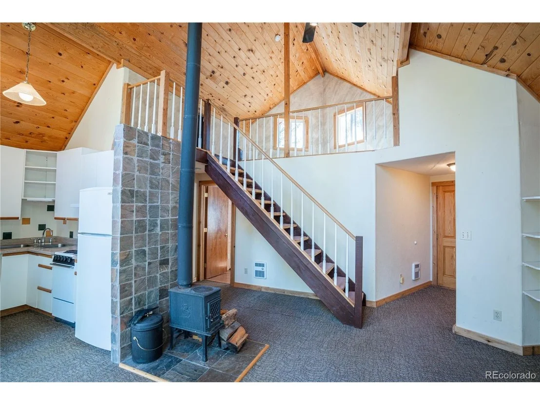 Photo of 643 Spruce Dr
