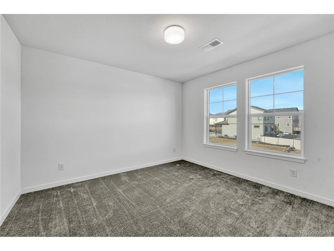 Photo of 246 Mohawk Cir