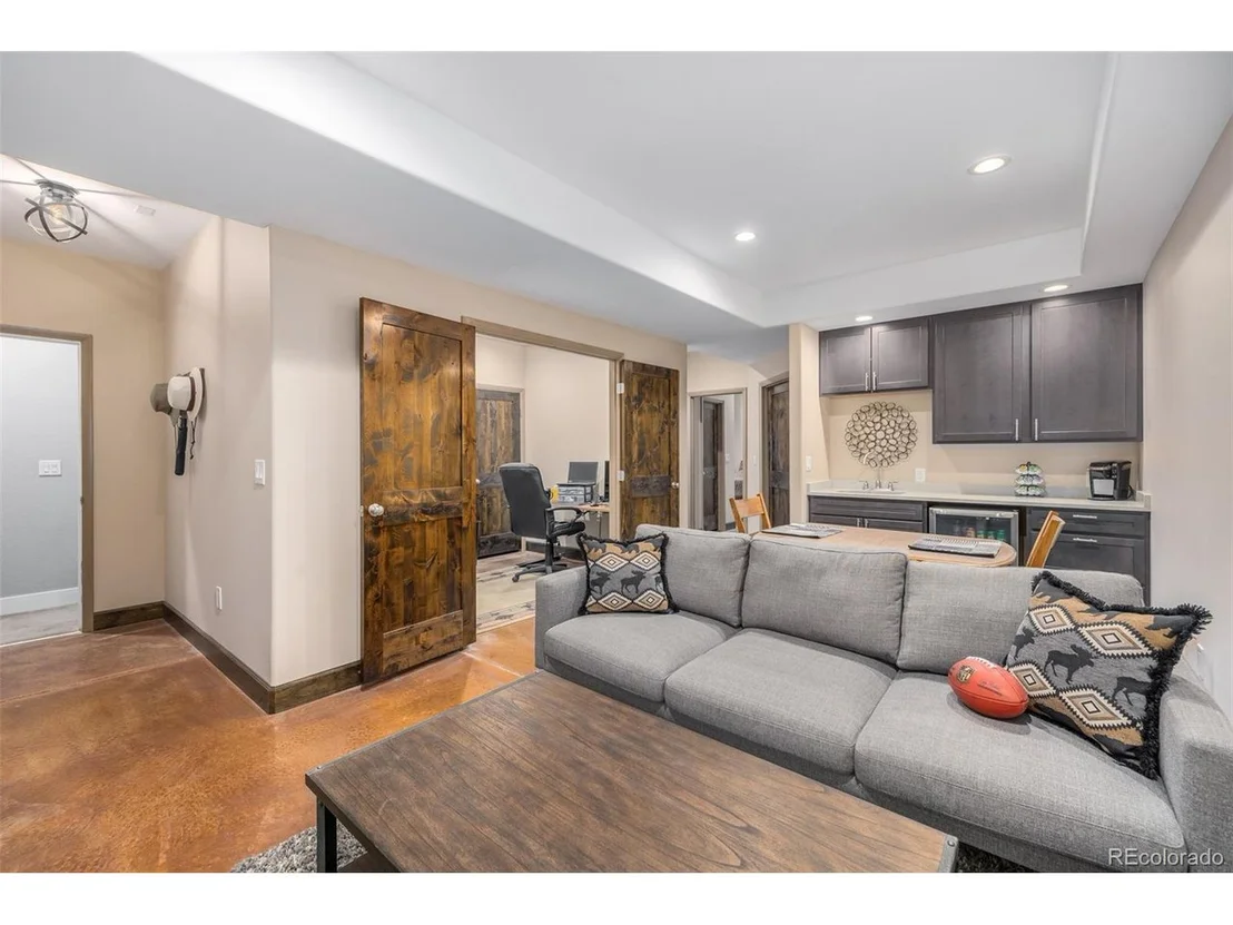 Photo of 6680 Morrison Dr