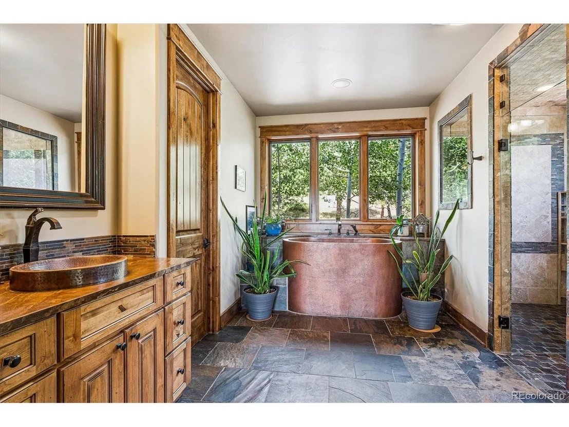 Photo of 477 W Meadow Rd