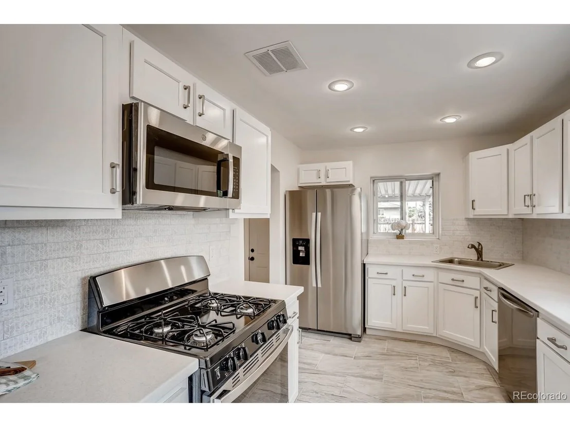 Photo of 2900 Elm St