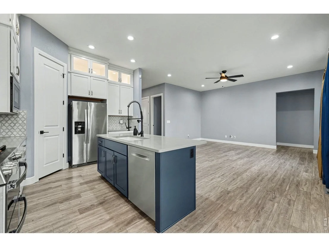 Photo of 250 Sutherland Dr