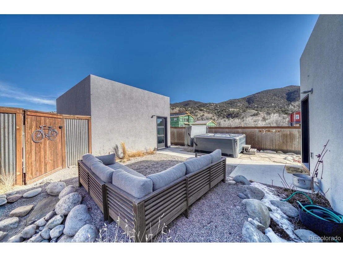 Photo of 330 Two Rivers Rd