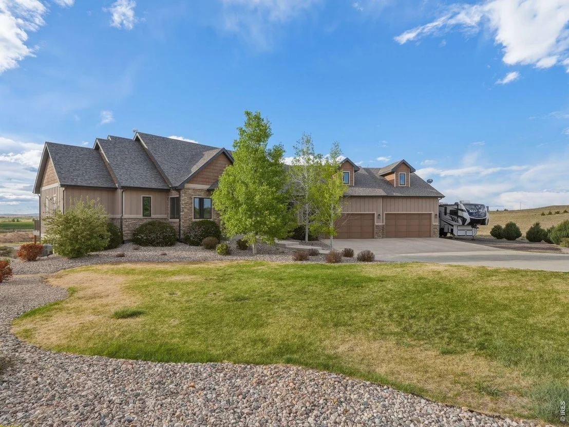 Photo of 39917 Hilltop Cir