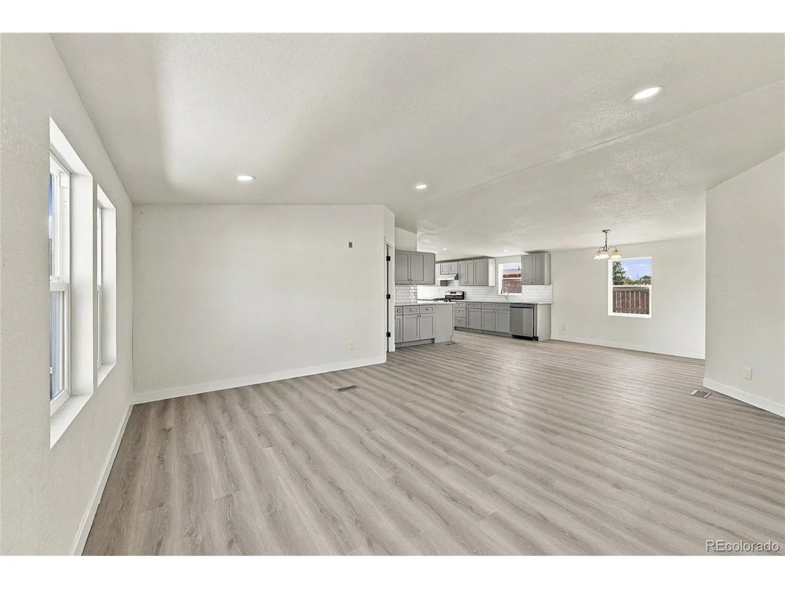 Photo of 3437 W 3rd St