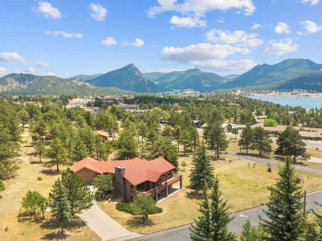 Photo of 650 Summit Dr
