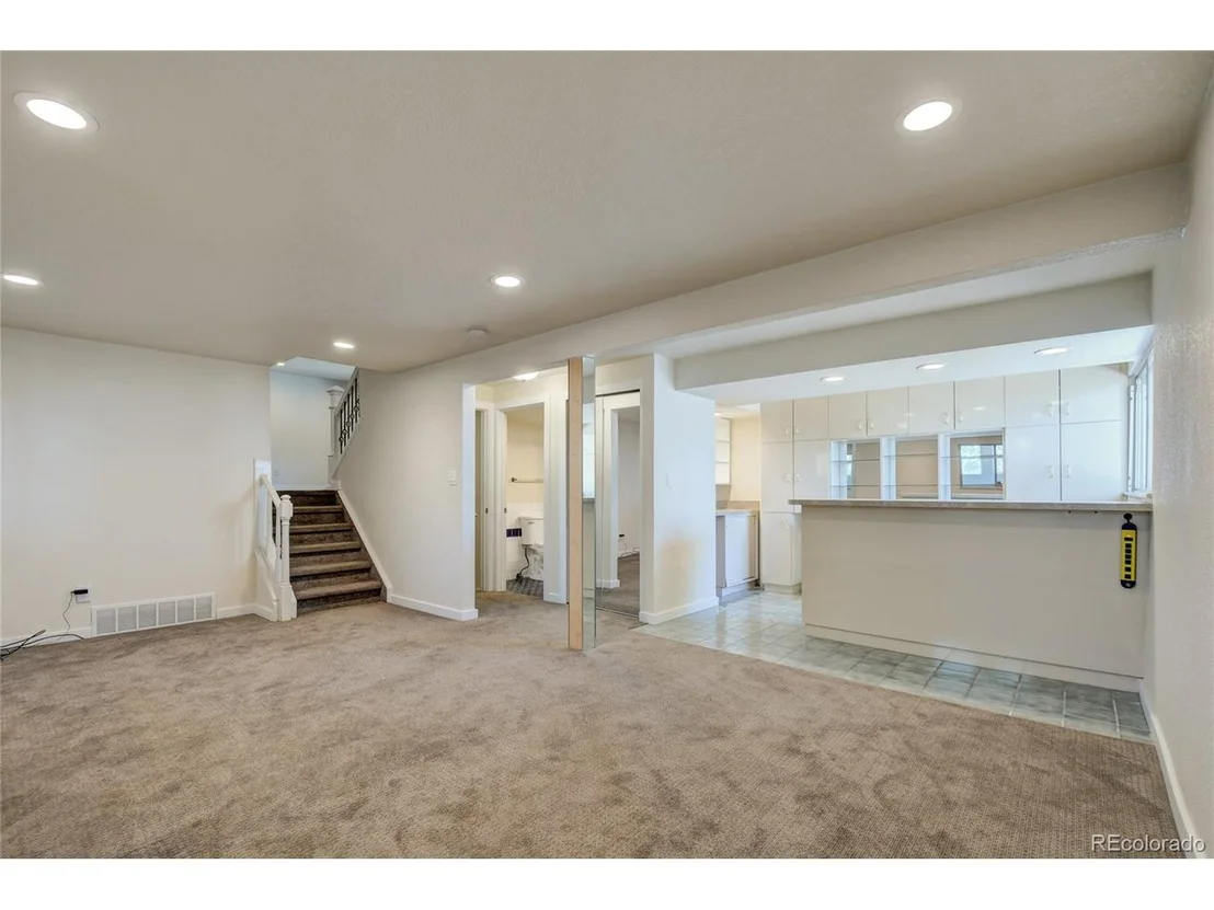 Photo of 6736 Otis St