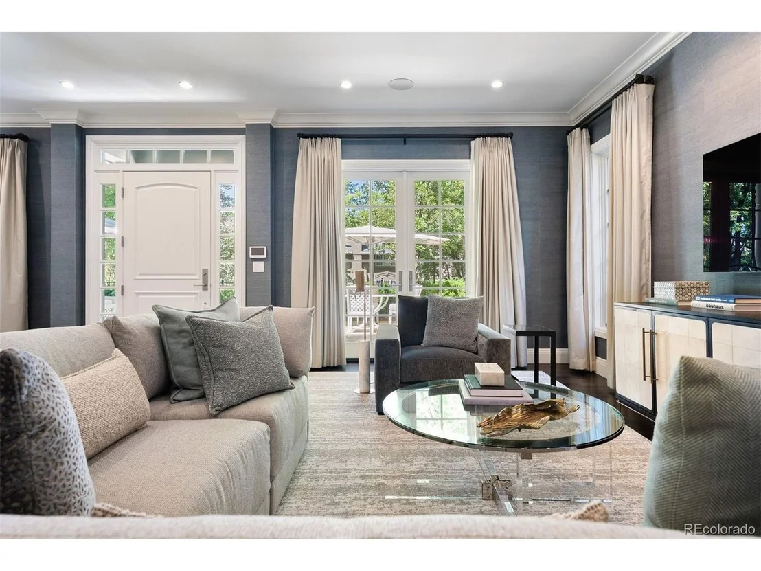 Photo of 450 Steele St