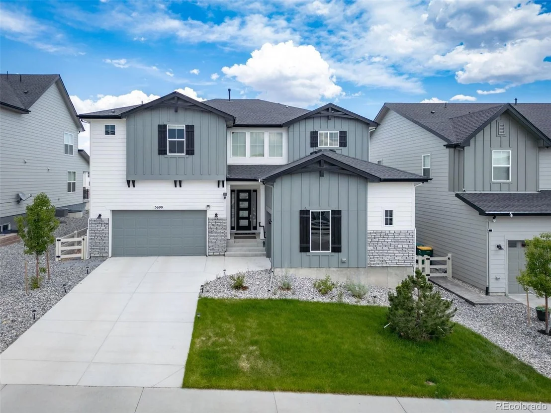 Photo of 5699 Amarosa Dr