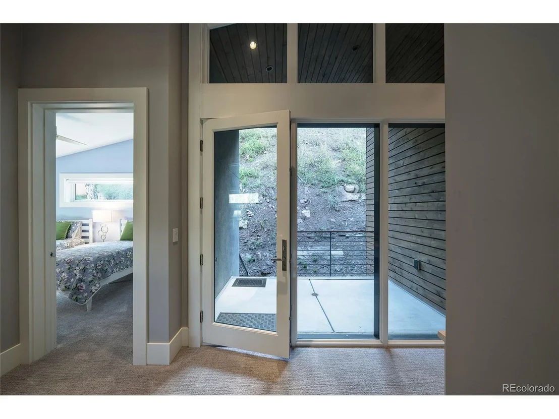 Photo of 4842 Meadow Ln