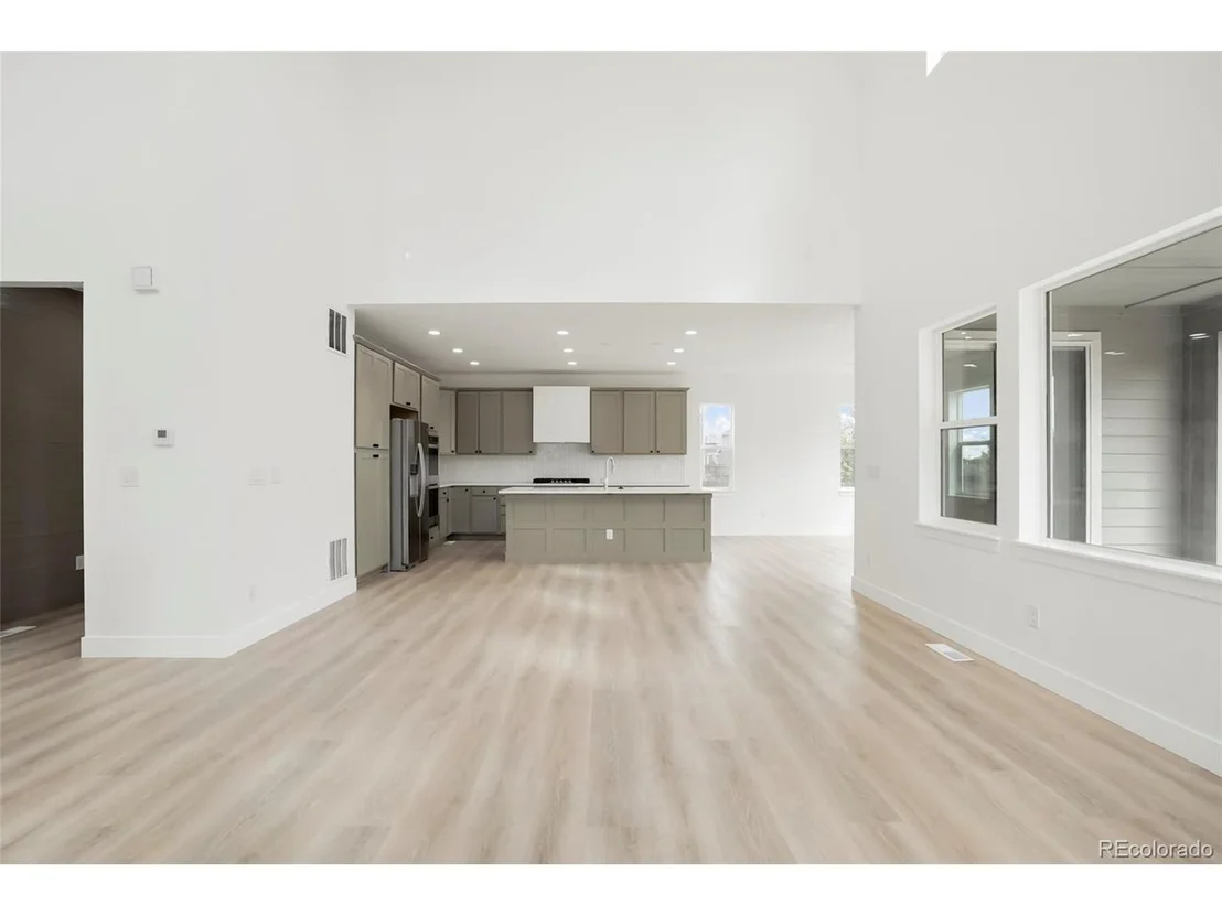 Photo of 13342 Newport Cir
