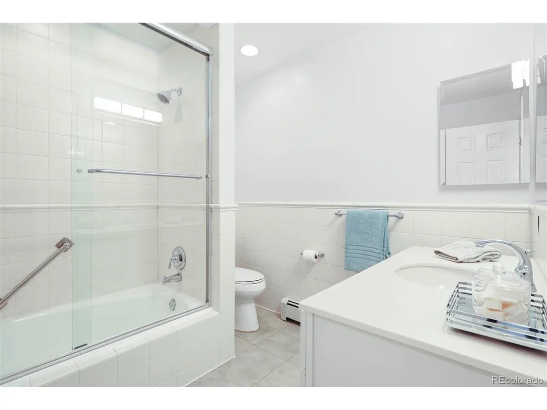 Photo of 255 Mohawk Dr