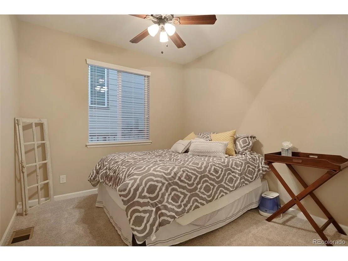 Photo of 7598 Oasis Dr