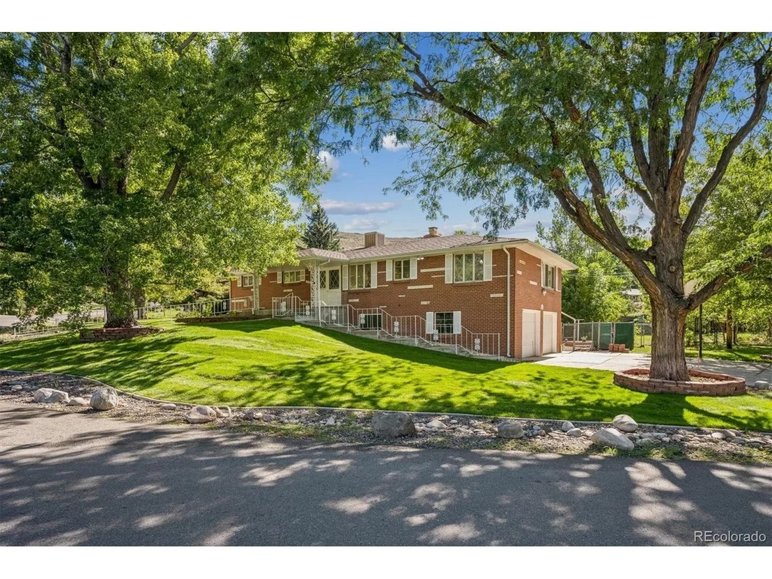 Photo of 2895 Garden Rd