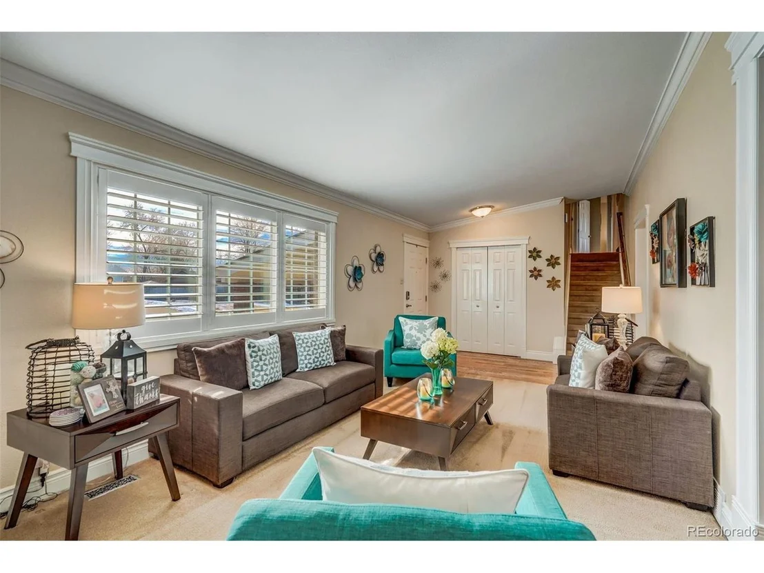 Photo of 7 Belaire Dr