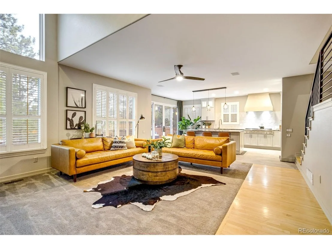 Photo of 327 Ingleton Ct