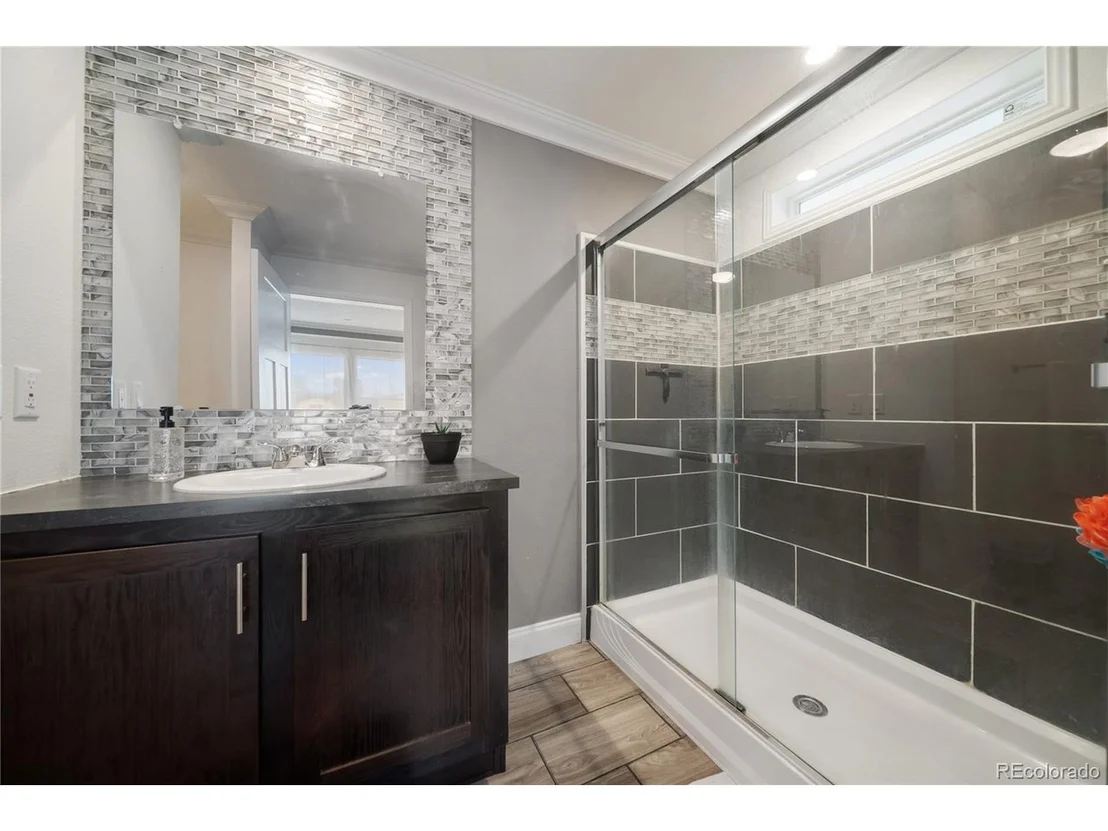 Photo of 539 W 9th St