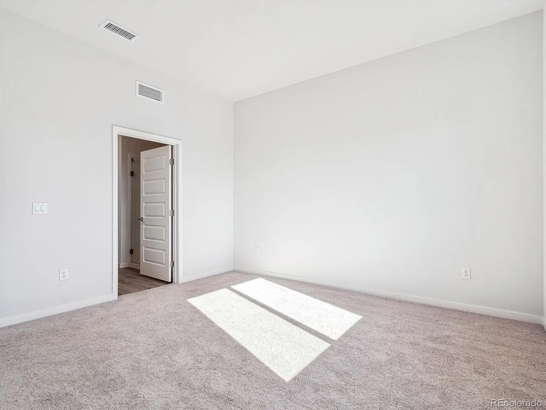 Photo of Unit 1410 at 487 Interlocken Blvd