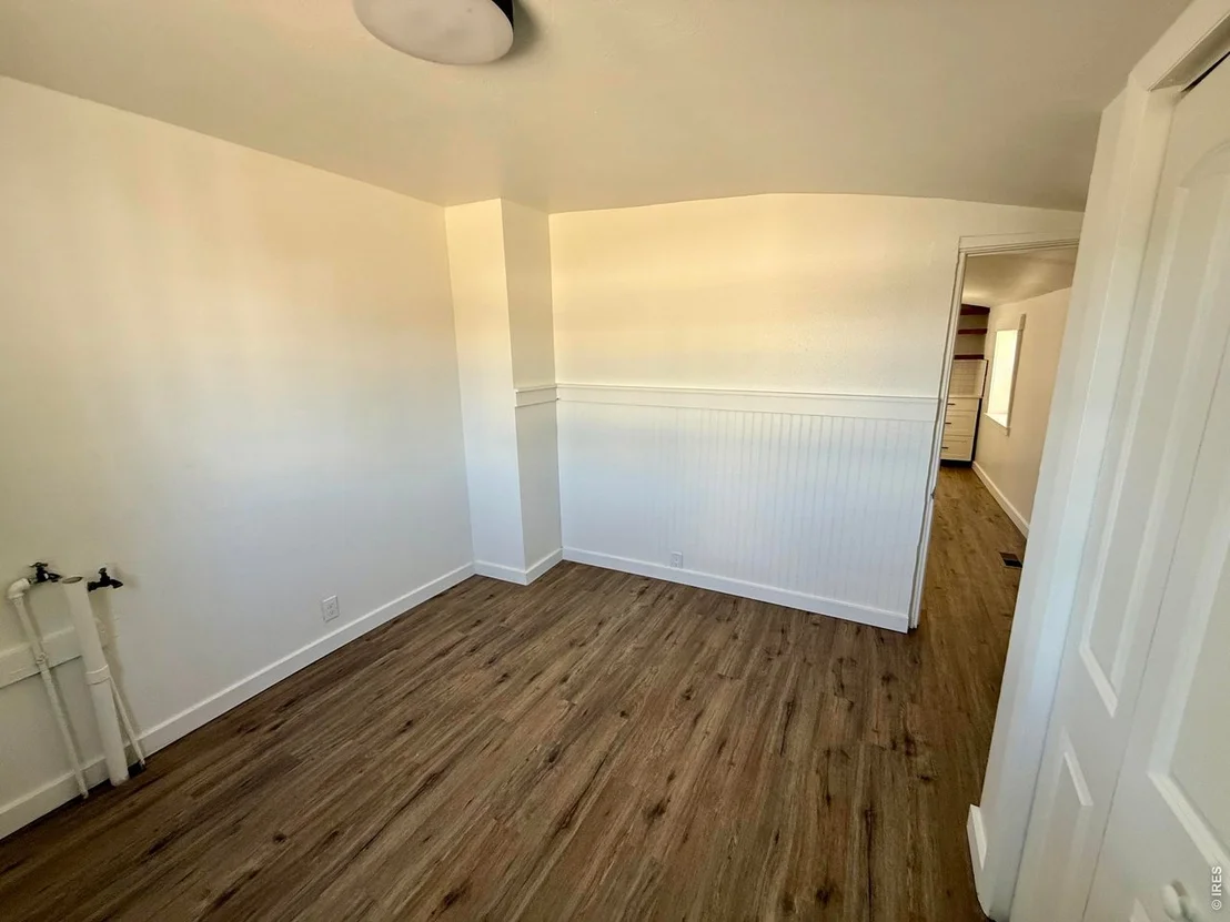 Photo of 425 Dillingham Ave