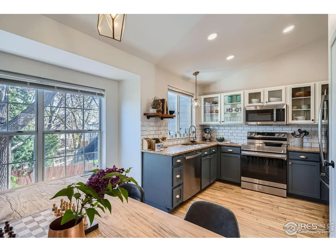 Photo of 348 Eisenhower Dr