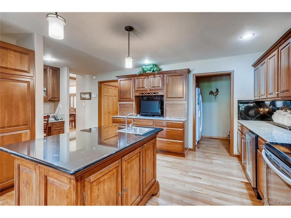 Photo of 1011 47th Ave