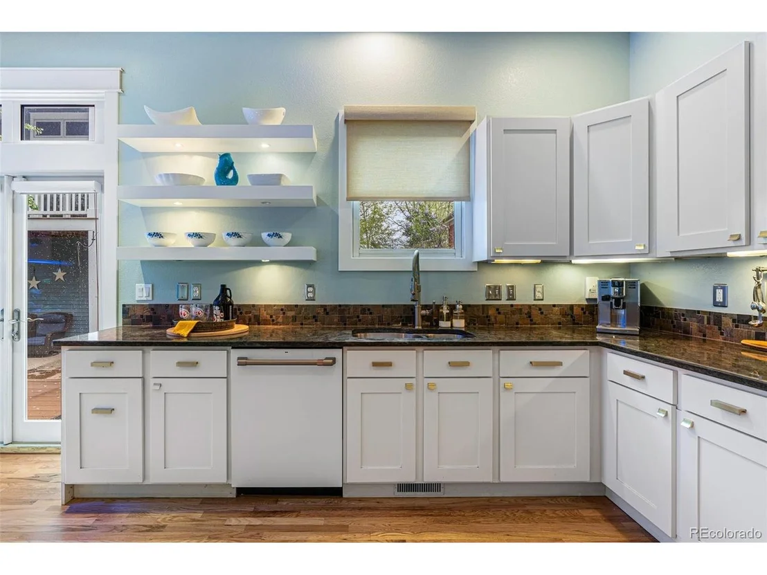 Photo of 1004 Katy Ln