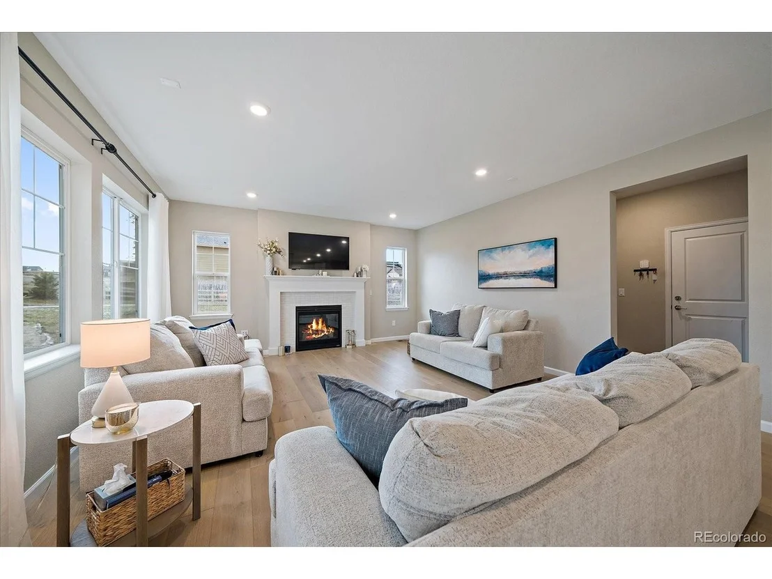Photo of 7112 S Waterloo Way